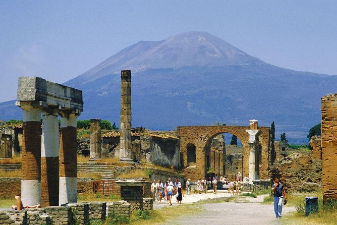 Pompeii With Wine Tasting and Lunch From Naples - Sample Menu