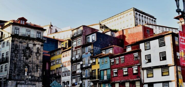 Porto: Old Town Self-Guided Discovery Tour - Explore Iconic Landmarks