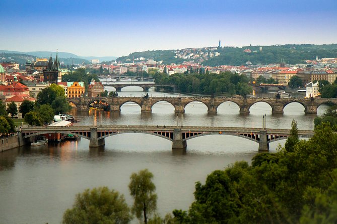 Prague: Stunning Viewpoints, Castle, City & Park Bike Tour - Meeting Point Details