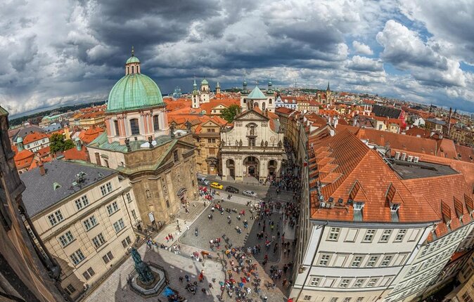 Prague: ¡Time Travel in a City Tour With Vr! - VR Experience Inclusions