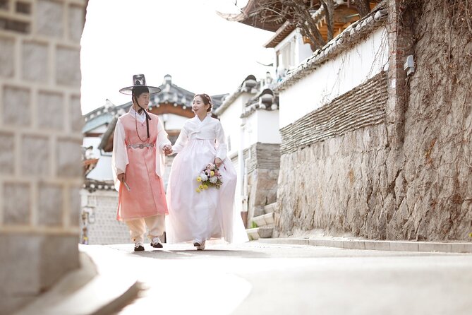 Premium Hanbok Experience in Hanboknam Gyeongbok Palace Branch - Meeting and Logistics