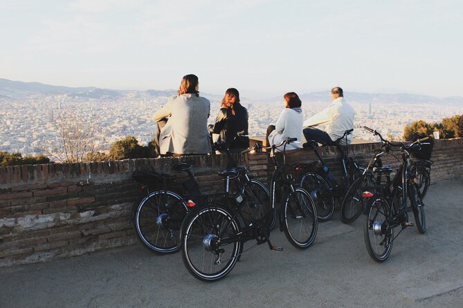 Private Barcelona Bike Tour, Gaudis Art and Medieval Districts With Local Guide - Gaudis Architectural Wonders