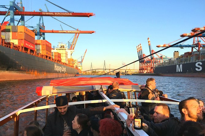 PRIVATE BOAT TOUR Through the Port of Hamburg - Inclusions