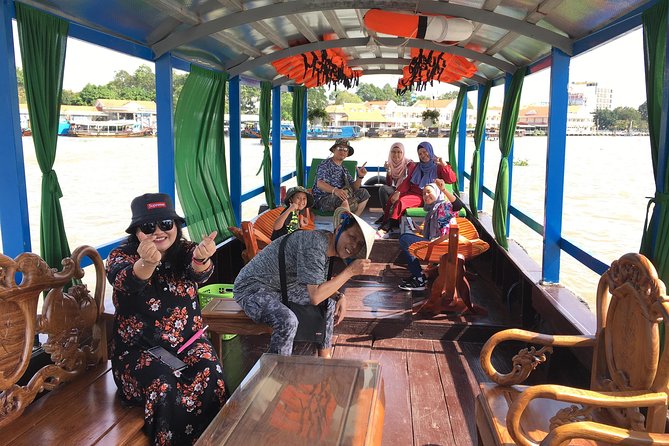 Private Cu Chi Tunnels and Mekong Delta: Full-Day Guided Tour - Guides and History
