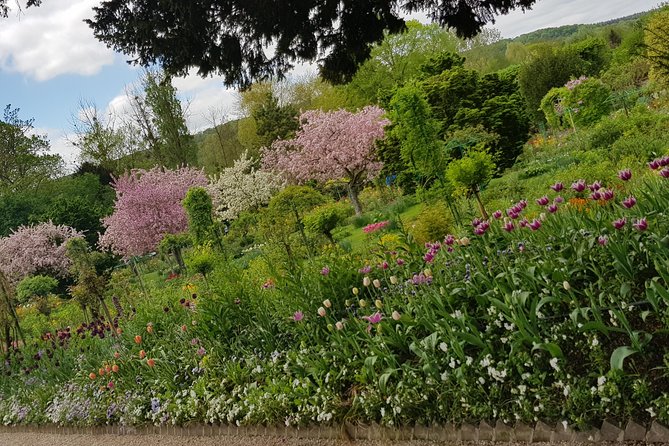 Private Day Tour to Giverny Gardens and Rouen From Paris - Pricing and Booking Information