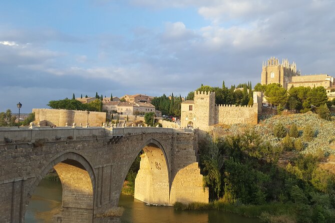 Private Full-Day Guided Tour From Madrid to Toledo in a Luxury Vehicle - Traveler Experience