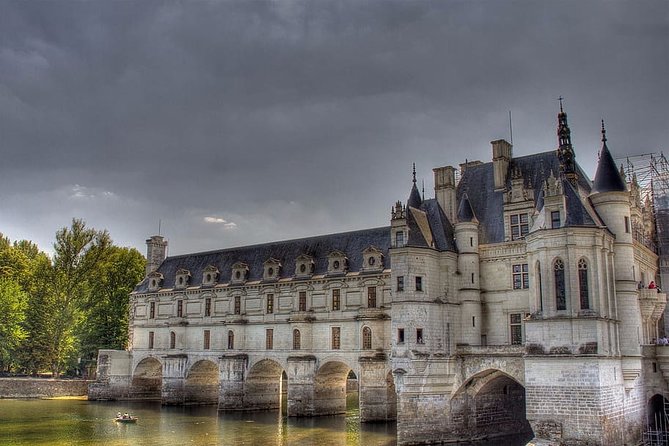 Private Full Day Tour to Loire Valley From Paris With Hotel Pick up - Customer Reviews