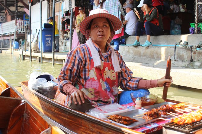 Private Guided Tour to Train Market and Damnoensaduak Floating Market - Inclusions