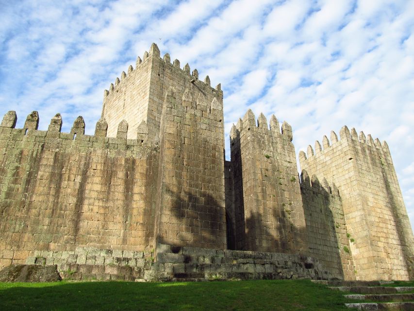 Private Guimarães Half-Day Tour From Porto - Activity Description