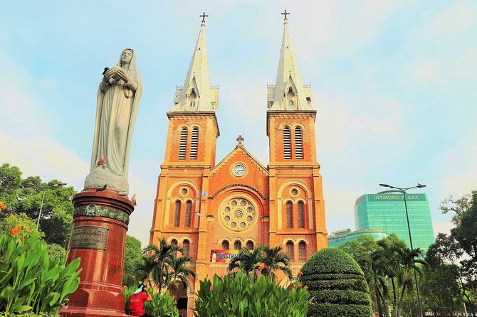 Private Hồ Chí Minh on a Cyclo Adventure: History, Culture, and Daily Life - Daily Life in Ho Chi Minh City