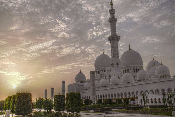 Private Outdoor Guided Tour in Abu Dhabi City - Key Points