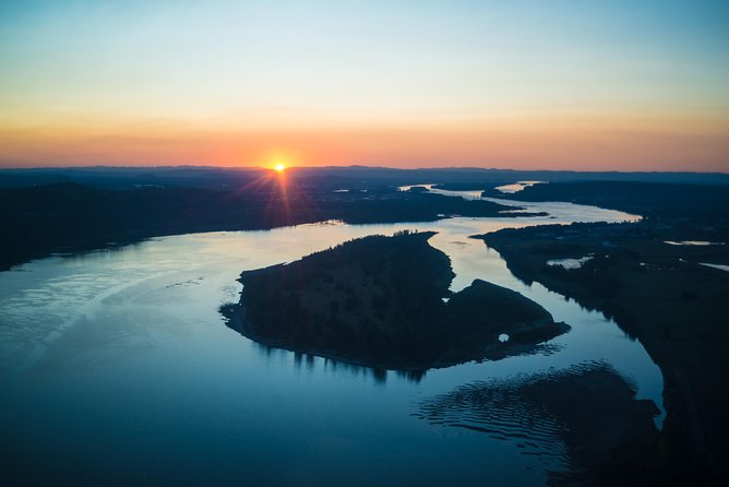 Private Portland Waterfall Air Tour for Three - Group Seating Arrangement