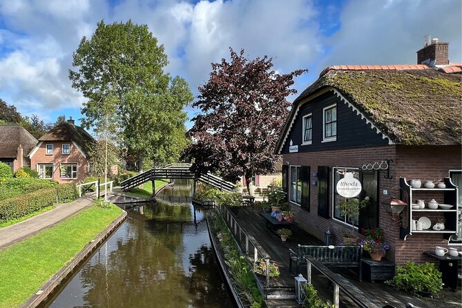 Private Self Guided Walking Tour in Giethoorn With Your Phone - Accessibility Information