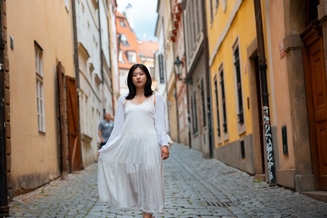 Private Shoot Experience in Prague With Photographer - Expectations and Accessibility