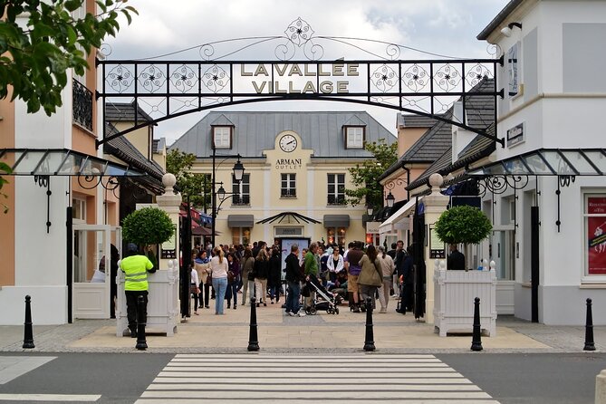 Private Shopping Tour From Paris to La Vallee Village - Shopping Experience