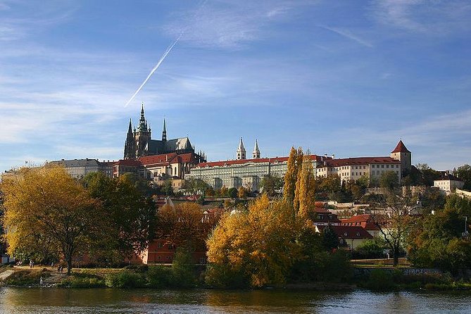 Private Tour From Cesky Krumlov to Prague With a Guided Tour at the Budweiser Brewery - Inclusions and Additional Information