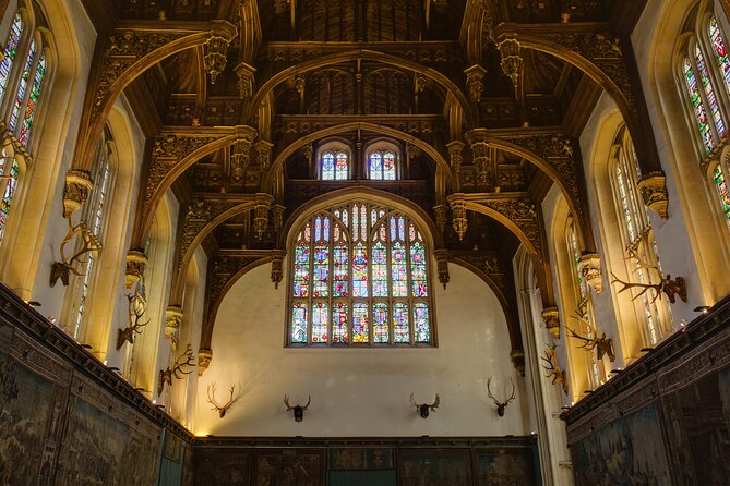 Private Tour of Hampton Court Palace With Award-Winning Architectural Historian - Meeting and Logistics