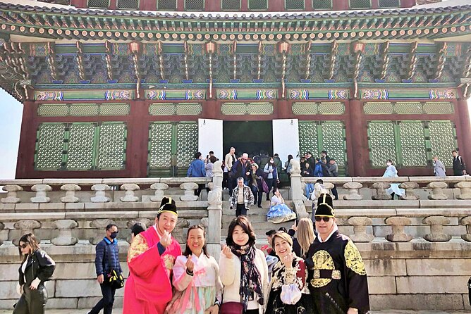 Private Tour : Royal Palace & Traditional Villages Wearing Hanbok - Traditional Village Visit