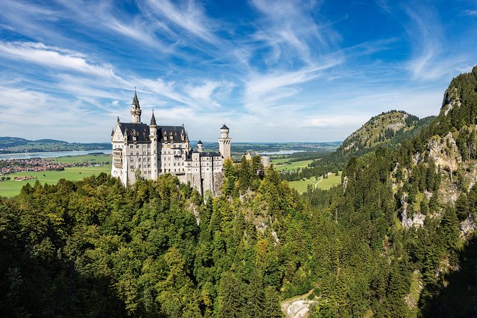 Private Tour to Neuschwanstein & Linderhof Castle With Bavarian Lunch - Castle Tour Experience