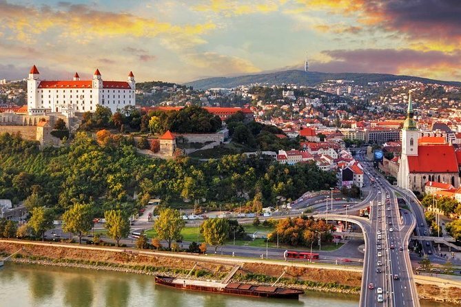 Private Transfer From Prague to Budapest With Stopover in Bratislava Incl a Tour - Service Overview
