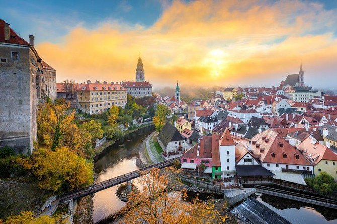 Private Transfer From Prague to Cesky Krumlov, English-Speaking Driver - Infant and Child Passenger Policy