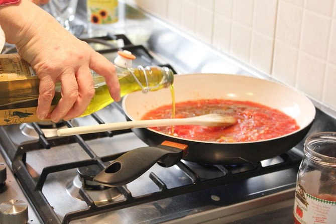 Private Tuscan Pasta Making Class and Dinner With a Local Expert in Florence - Pricing and Booking Details