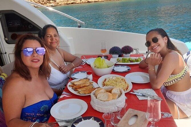 Private VIP Motoryacht Charter in Bodrum For 6 Hours With Lunch - Reviews Summary