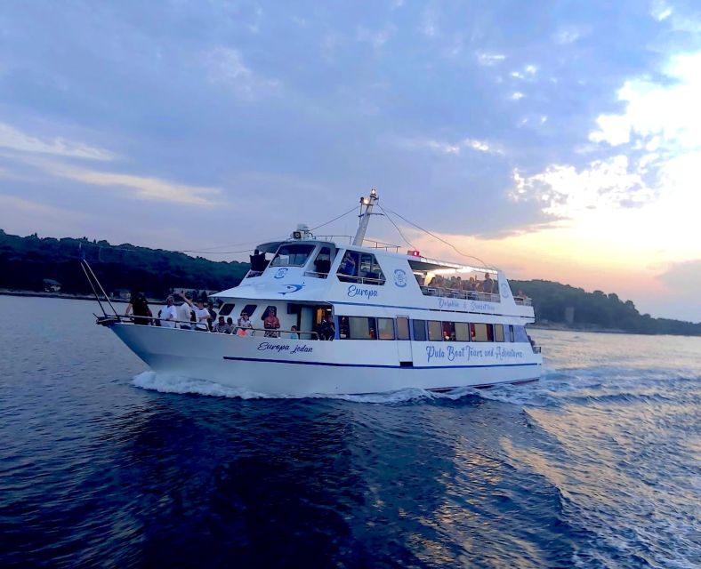 Pula: Exclusive Dolphin & Sunset Cruise With Dinner & Drinks - Experience Highlights