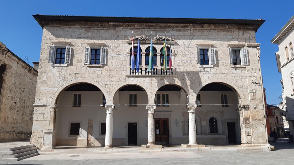 Pula: Historic Sites Private Walking Tour - Meeting Point and Guide Identification