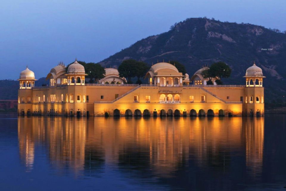 Rajasthan Royal Retreat: Discovering Jaipur's Grandeur - Iconic Landmarks and Cultural Experiences