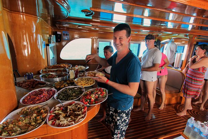 Red Sea Full-Day Introduction to Scuba Diving - On-Board Lunch and Options
