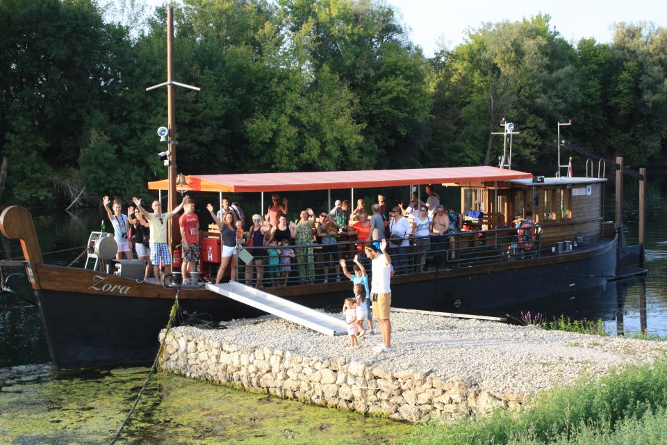 River Boat Tour in ŽItna LađA With Food and Drinks Tasting - Experience on the River Boat