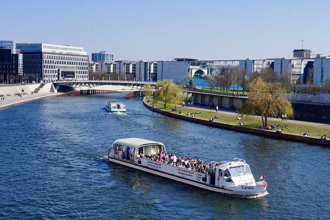 River Cruise With Tour Guide in Berlin. Hadynski - Tour Expectations