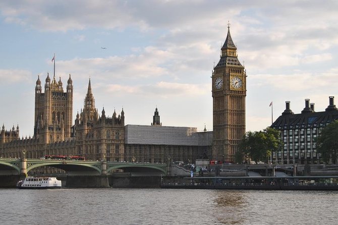 River Thames Cruise to Greenwich - Scenic River Views