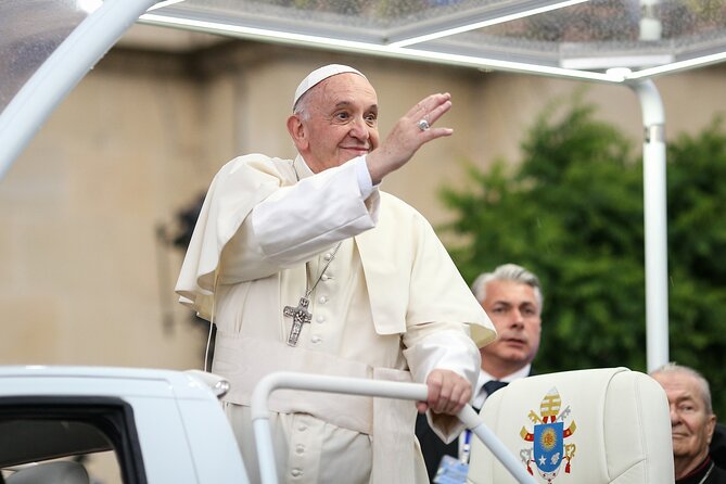 Rome: Escorted Papal Audience Experience With Entry Ticket - Traveler Assistance Features