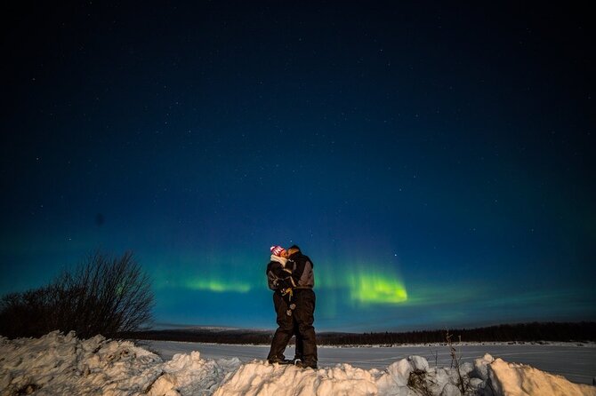 Rovaniemi Northern Lights Hunt With Professional Photographer in a Small Group - Stay Warm at Observation Point