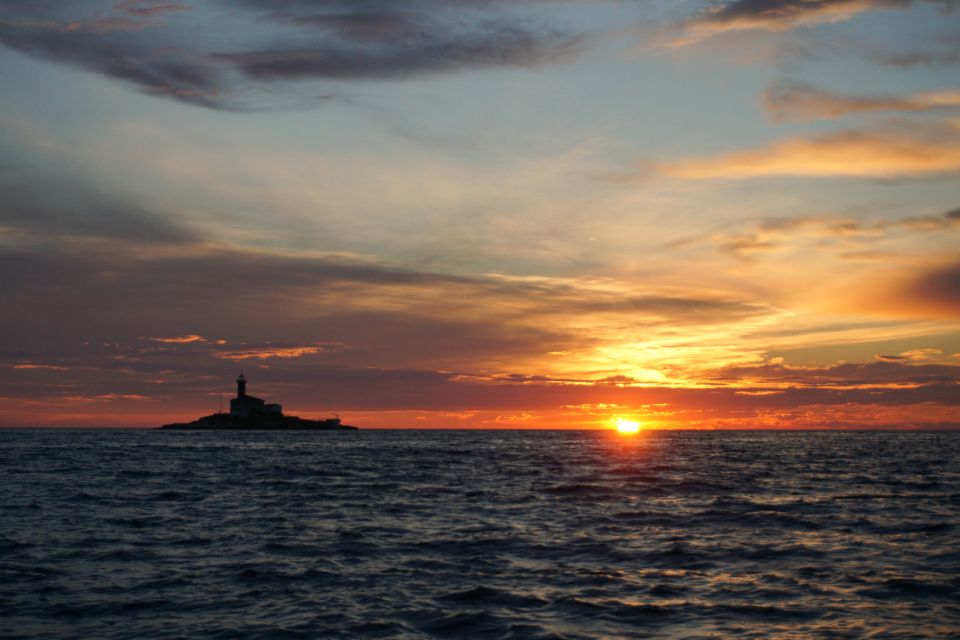 Rovinj: Sunset Boat Trip With Dolphin Watching - Experience Highlights