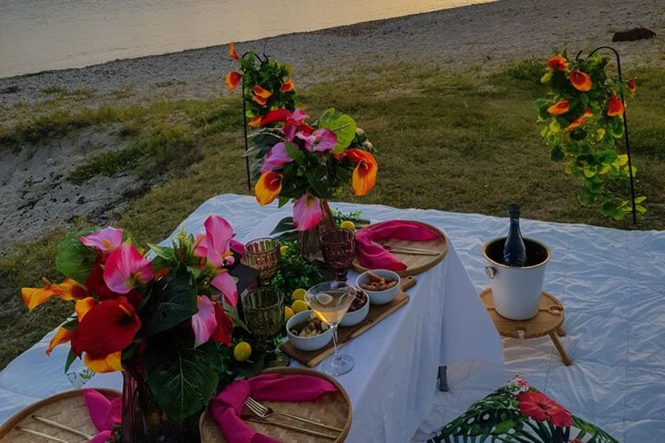 Saint Lucia: Beachfront Sunset Picnic With Butler - Amenities and Services