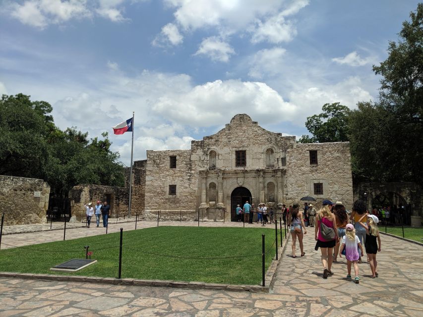 San Antonio Scavenger Hunt Walking Tour and Game - Highlights of the Experience