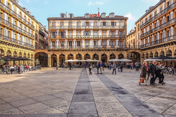 San Sebastian: Old Town Outdoor Escape Game - Meeting and Pickup Information
