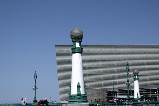 San Sebastian - Private Walking Tour - Exploring Historical and Modern San Sebastian