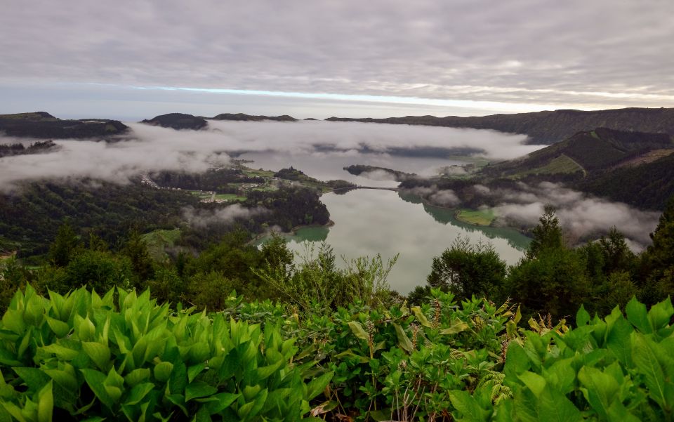 São Miguel Island: Full-Day Sete Cidades Tour - Activity Details