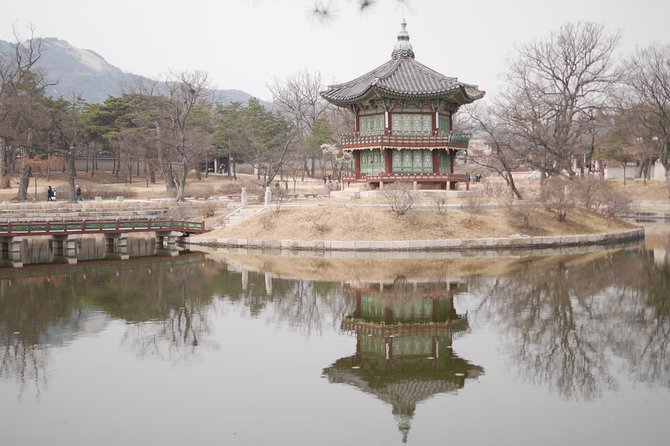 Seoul City Private Full-Day Tour Including Lunch - Sightseeing Highlights