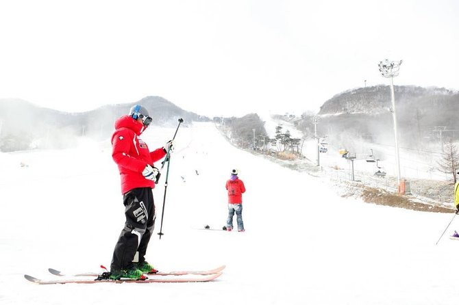 Seoul Ski Tour at Jisan Forest Resort - Booking and Refund Policy