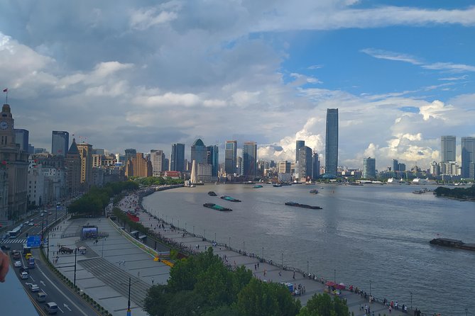 Shanghai Day Tour Customized:Bund,Yugarden,Shanghai Tower,Huangpuriver,Nanjinglu - Inclusions and Exclusions