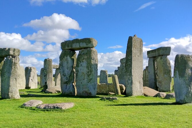 Shared Small Group Winter Tour to Stonehenge and Lacock Village - Itinerary Details