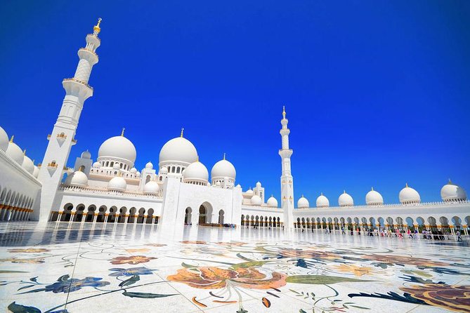 Sheikh Zayed Mosque With a Professional Photographer - Meeting, Pickup, and Logistics