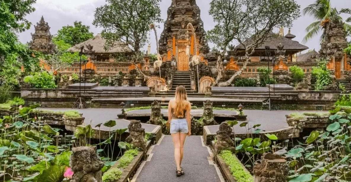 Sightseeing Around Ubud Palace, Rice Terrace and Waterfall - Ubud Palace Exploration