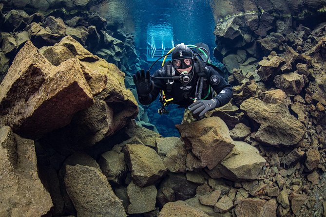 Silfra Diving Between Continents Tour From Thingvellir National Park - Inclusions