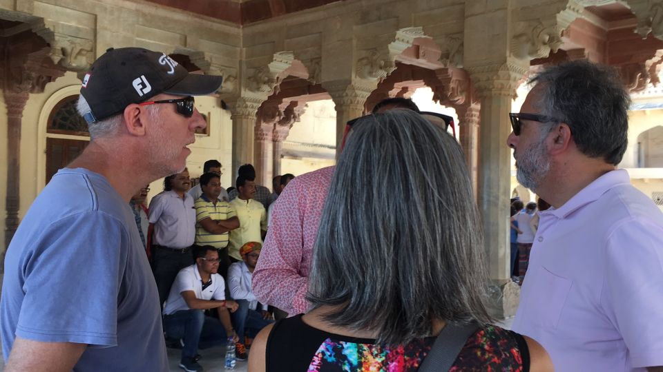 Skip-The-Line: Guided Tour of Taj Mahal With Mausoleum - Guided Tour Features and Inclusions